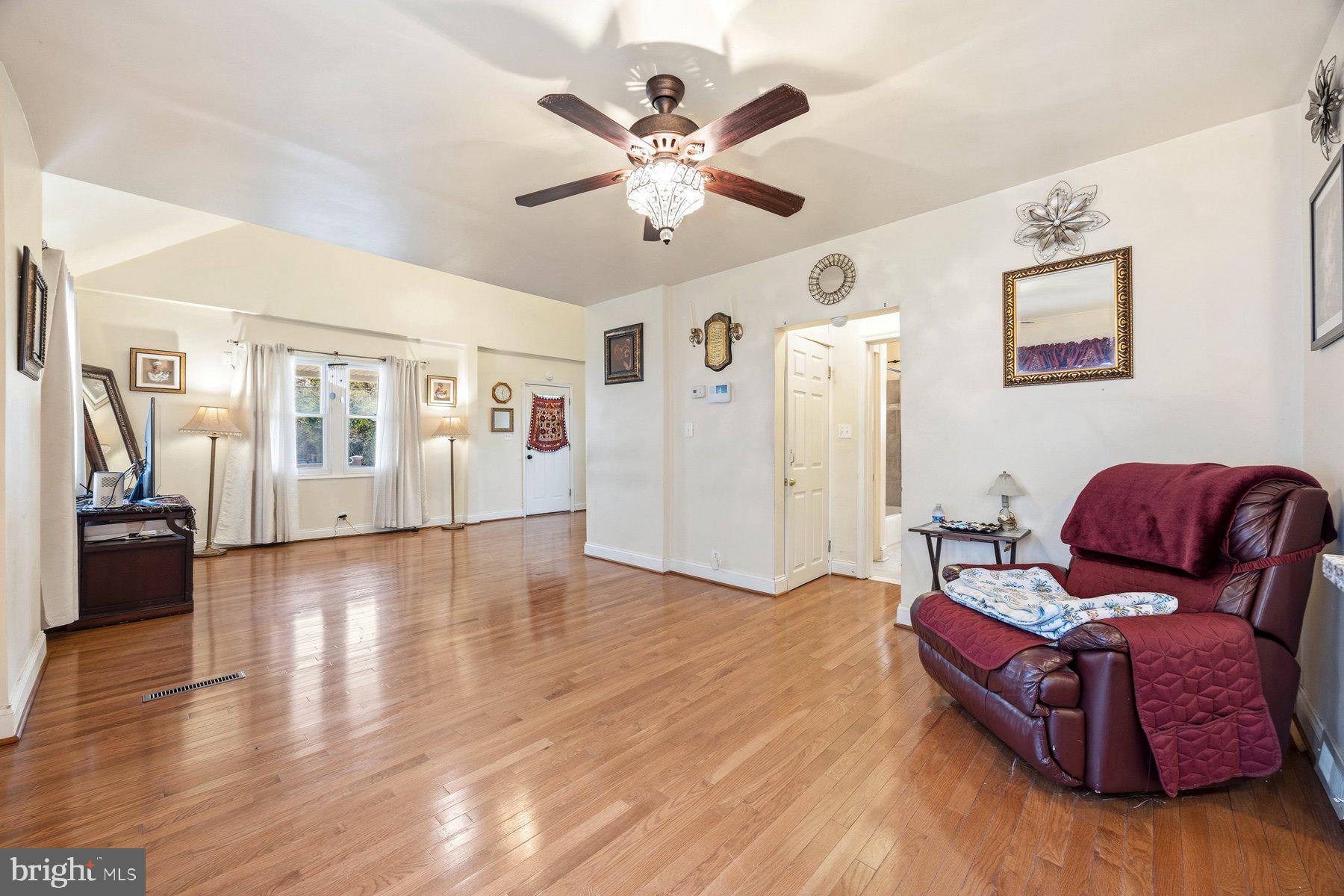 4002 Hamilton Avenue Baltimore, MD 21206 - Photo 11 of 26