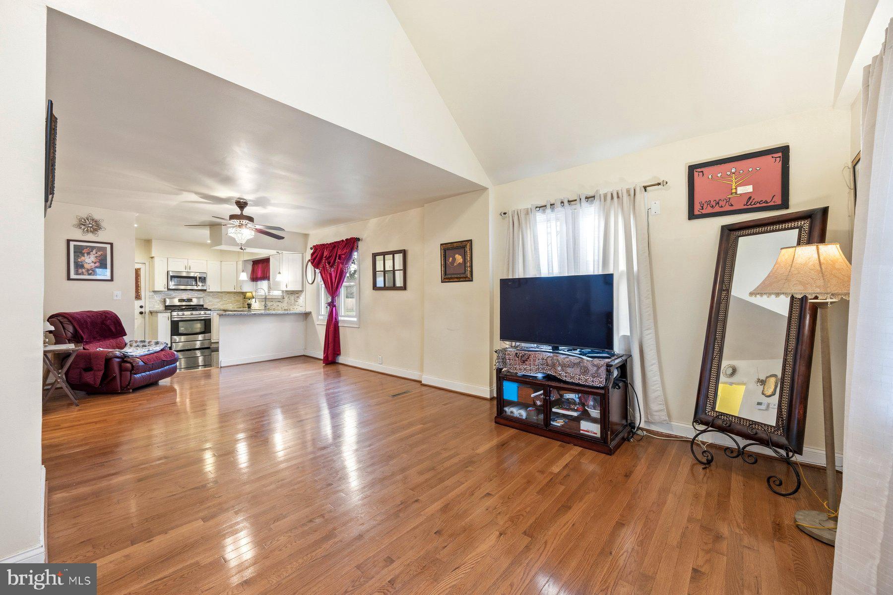 4002 Hamilton Avenue Baltimore, MD 21206 - Photo 7 of 26