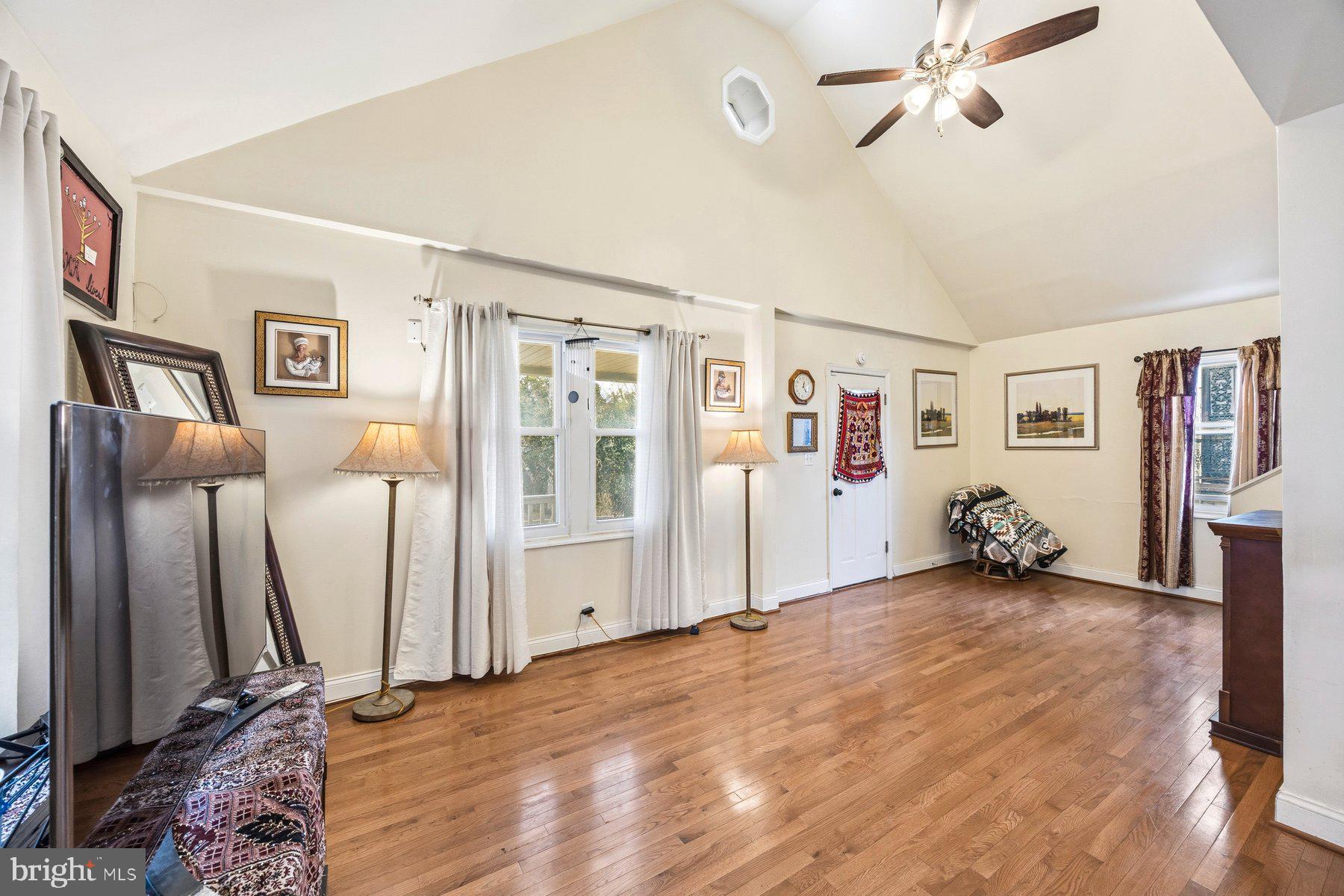 4002 Hamilton Avenue Baltimore, MD 21206 - Photo 8 of 26