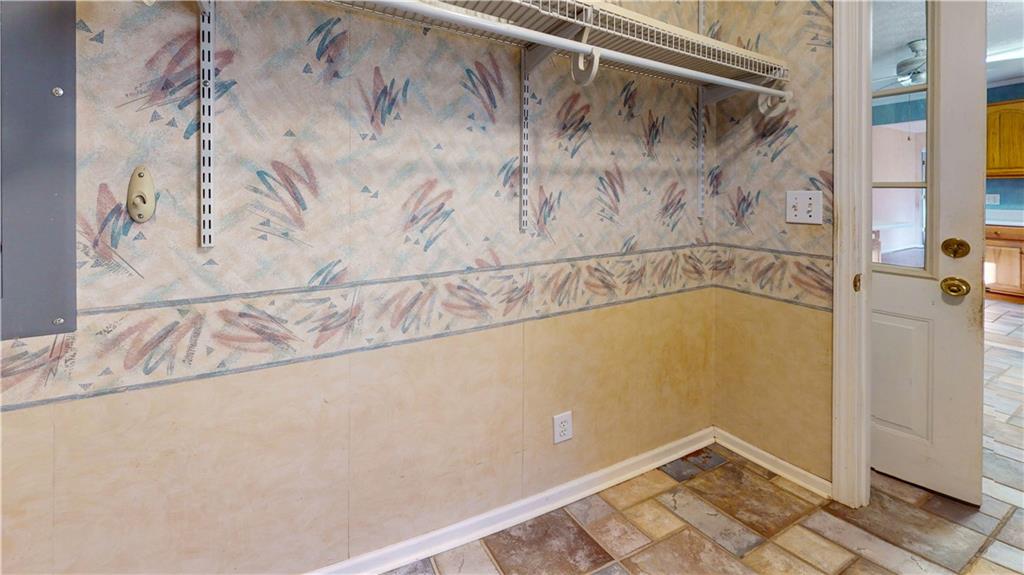 40 Lois Road Southwest Euharlee, GA 30120 - Photo 36 of 37 a close up of a wall