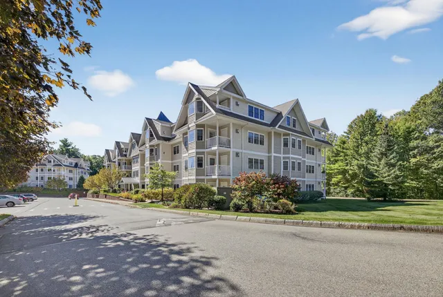 $439,900 | 1 Sterling Hill Lane, Unit 116, Exeter, NH 03833