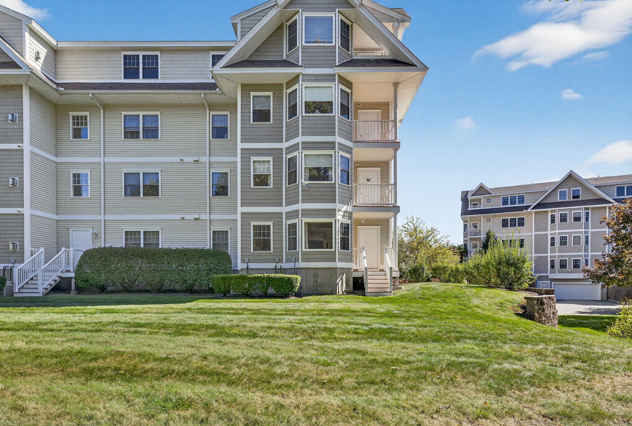 1 Sterling Hill Lane, Unit 116 Exeter, NH 03833 - Photo 3 of 60