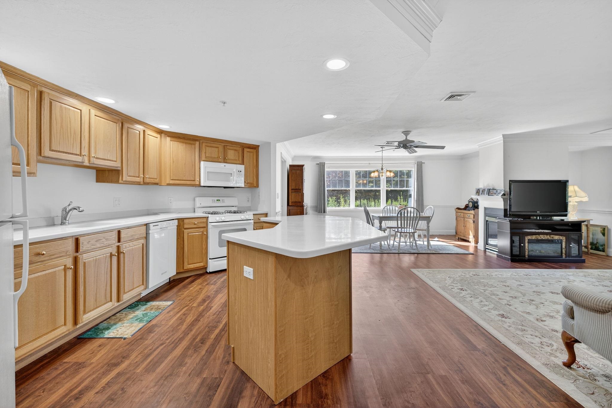 1 Sterling Hill Lane, Unit 116 Exeter, NH 03833 - Photo 4 of 60