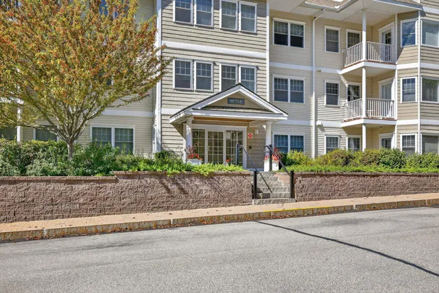 $439,900 | 1 Sterling Hill Lane, Unit 116, Exeter, NH 03833