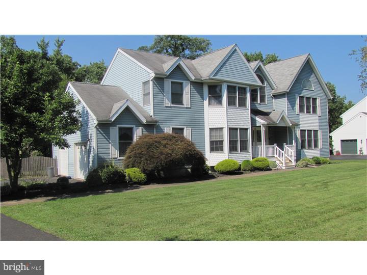 208 Broad Acres Road Lansdale, PA 19446 - Photo 2 of 17 Gallery Image 2