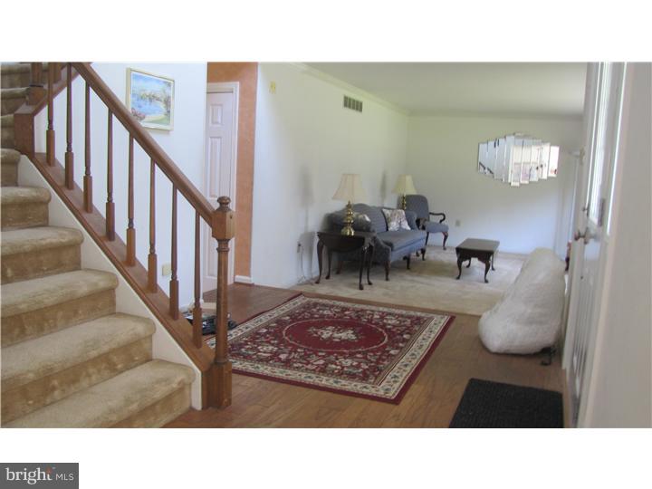 208 Broad Acres Road Lansdale, PA 19446 - Photo 4 of 17 Gallery Image 4