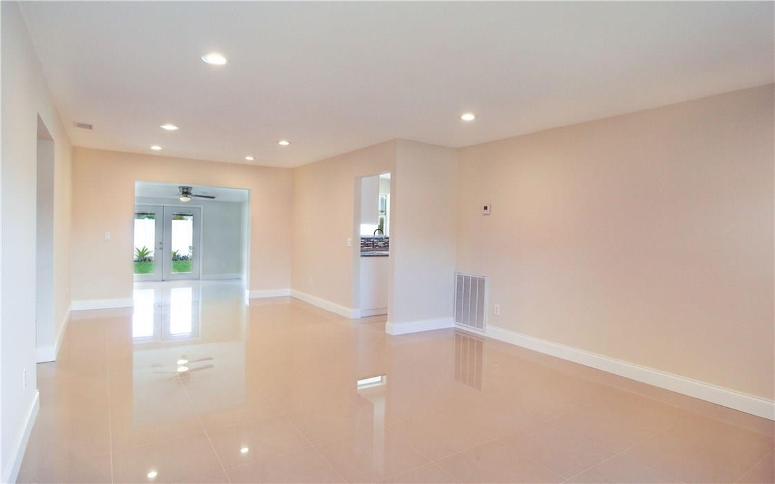 11206 Mustang Street Boca Raton, FL 33428 - Photo 7 of 20 Livingroom
