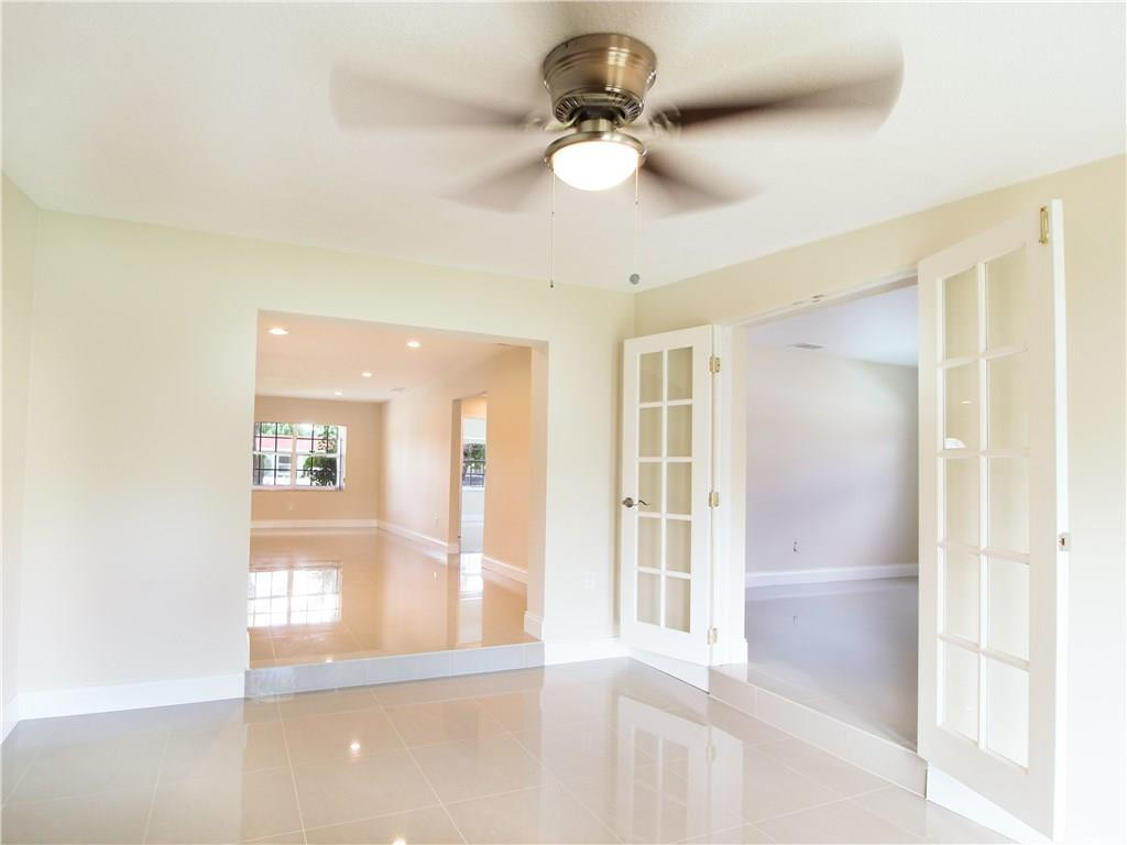 11206 Mustang Street Boca Raton, FL 33428 - Photo 10 of 20 Family room