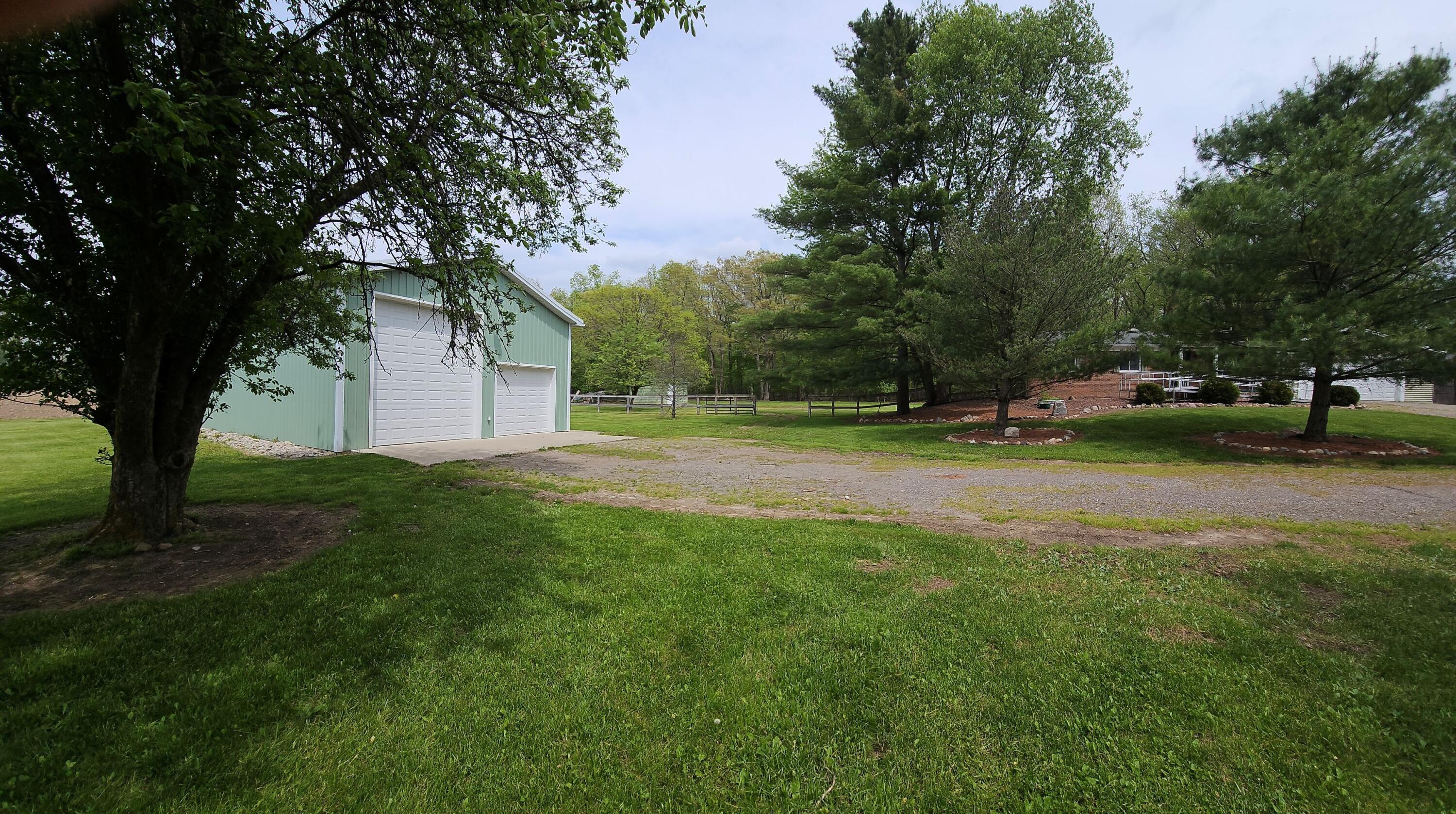 6350 Byron Road Howell, MI 48855 - Photo 29 of 33 23