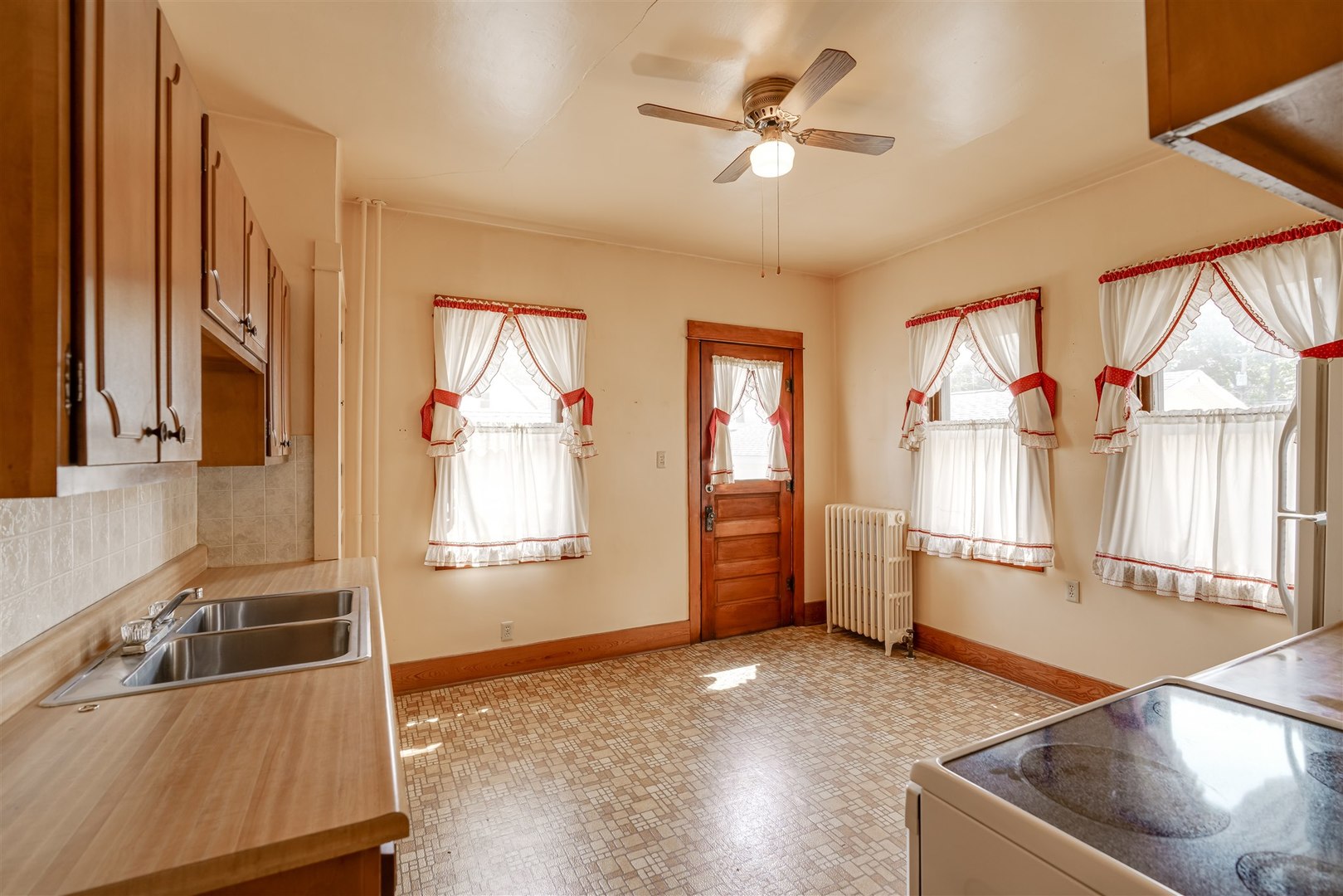 730 North Main Street Pontiac, IL 61764 - Photo 14 of 43