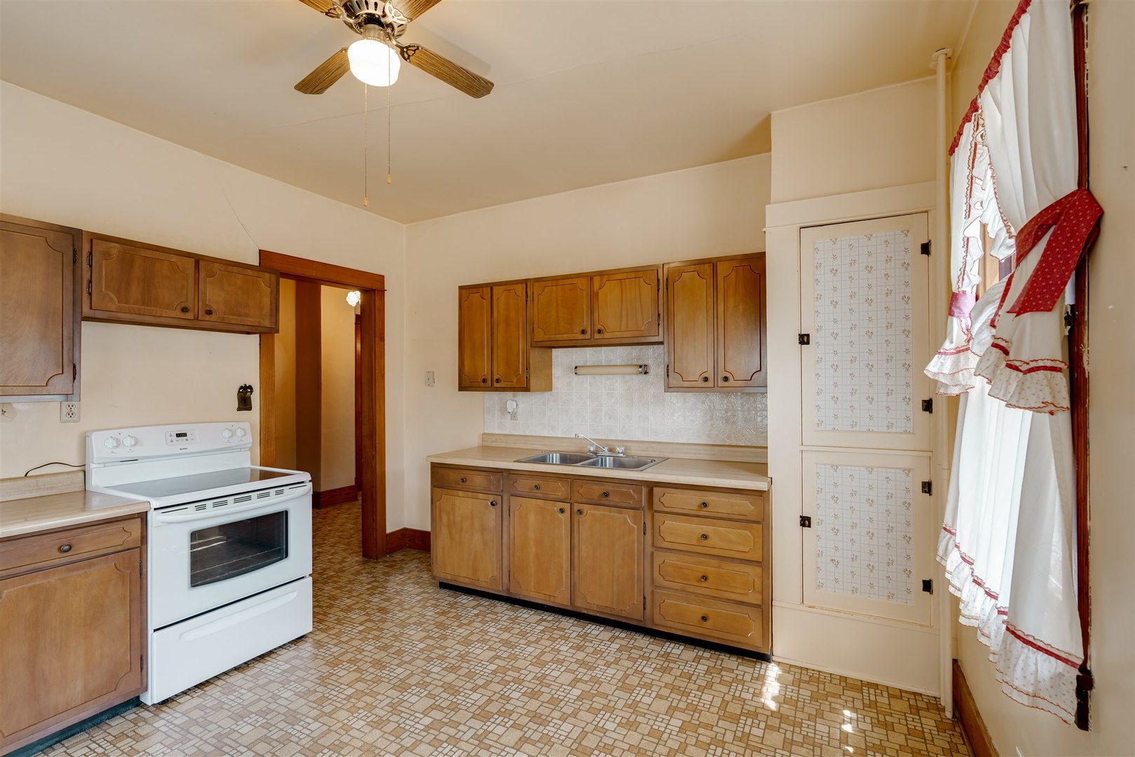 730 North Main Street Pontiac, IL 61764 - Photo 16 of 43
