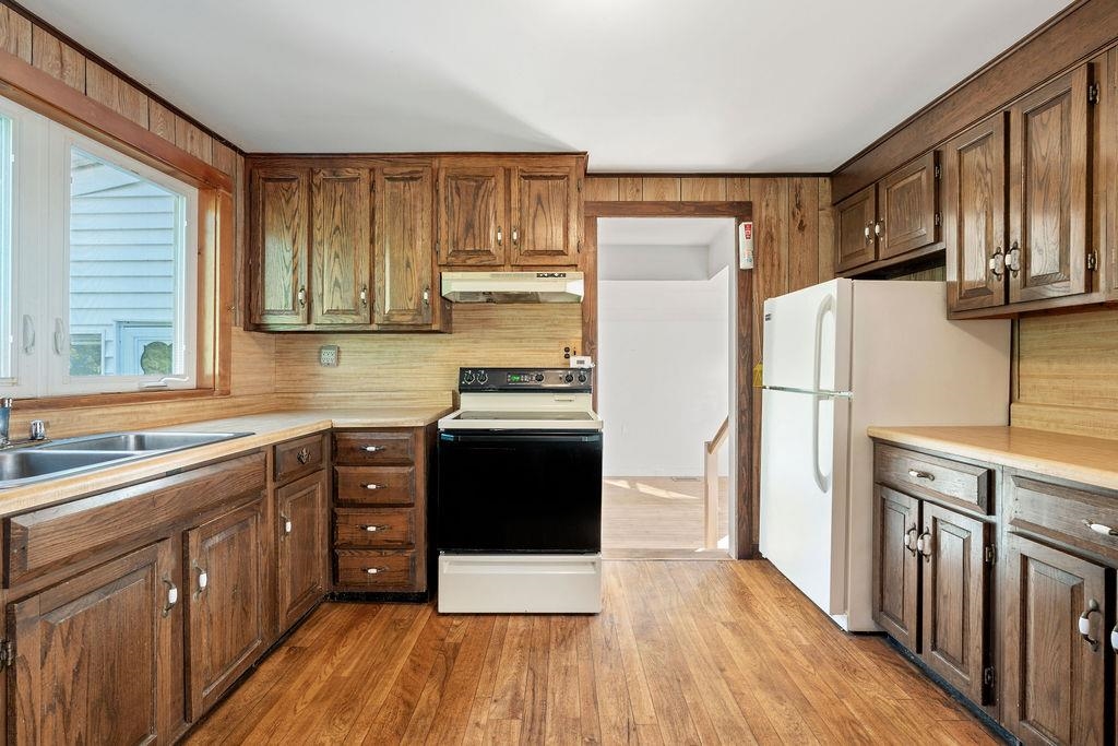 16 Douglass Way Exeter, NH 03833 - Photo 3 of 26 Gallery Image 3