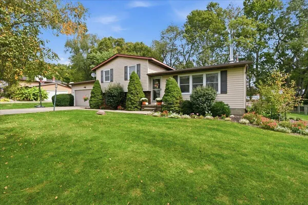 $275,000 | 6 Susan Street, Fredericktown, OH 43019