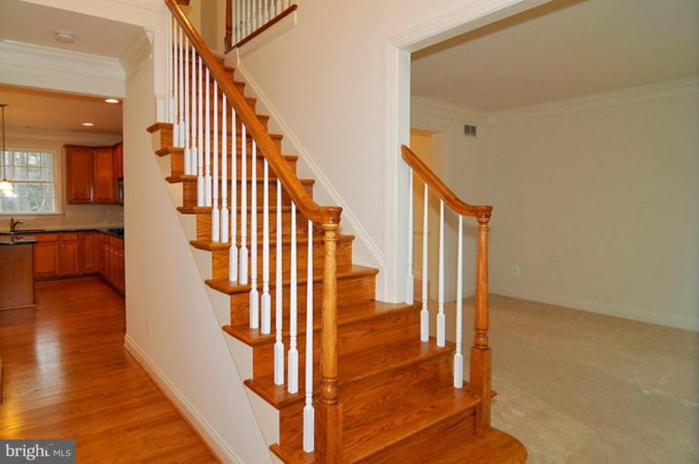 8447 High Ridge Road Ellicott City, MD 21043 - Photo 2 of 25 Entrance / Foyer