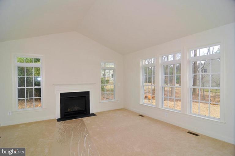8447 High Ridge Road Ellicott City, MD 21043 - Photo 11 of 25 Family Room