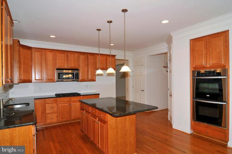 8447 High Ridge Road Ellicott City, MD 21043 - Photo 7 of 25 Kitchen