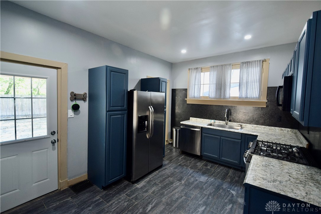 3177 River Road Cincinnati, OH 45204 - Photo 9 of 27 Gallery Image 9
