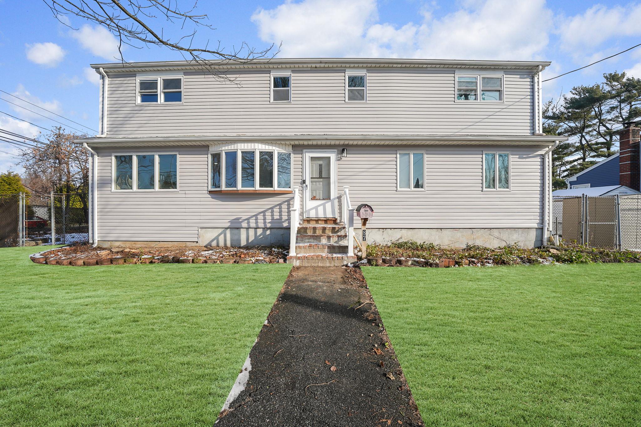 87 Lenox Road West Babylon, NY 11704 - Photo 1 of 1 Gallery Image 1