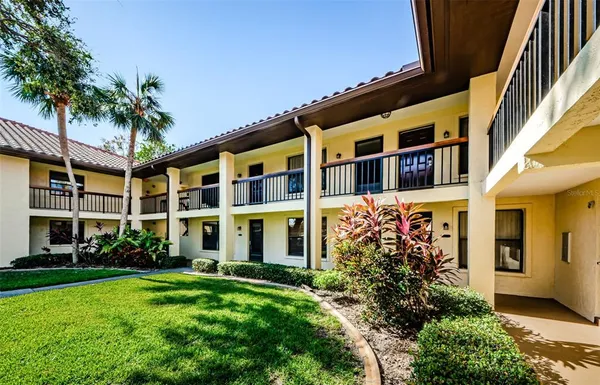 $1,720 | 2112 Hammock Pine Boulevard, Unit 2112, Clearwater, FL 33761