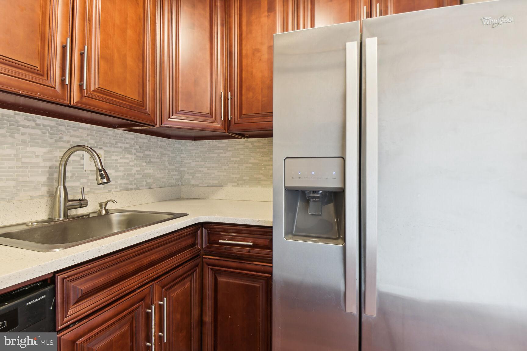 1250 4th Street Southwest, Unit W413 Washington, DC 20024 - Photo 5 of 36 Kitchen has everything you need!