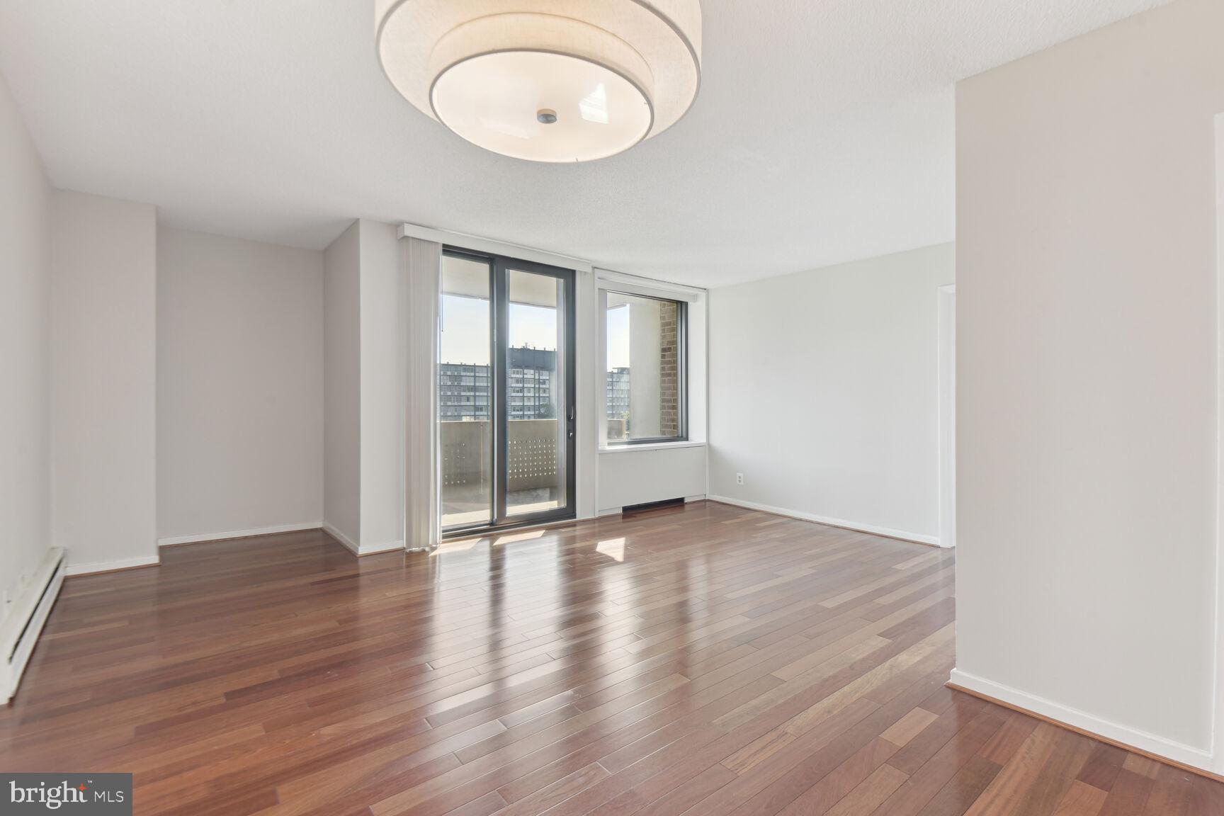 1250 4th Street Southwest, Unit W413 Washington, DC 20024 - Photo 6 of 36 Private balcony!