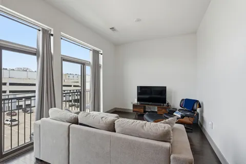 $282,000 | 2407 8th Avenue South, Unit 512, Nashville, TN 37204