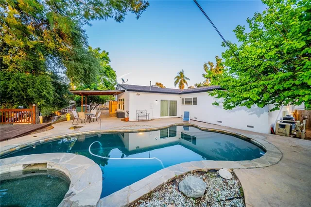 $772,000 | 533 Via Vista Drive, Redlands, CA 92373