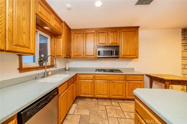 $772,000 | 533 Via Vista Drive, Redlands, CA 92373