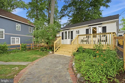 $430,000 | 1815 Glenarm Road, Edgewater, MD 21037
