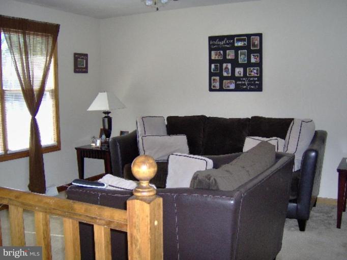 3020 Bachman Road Manchester, MD 21102 - Photo 10 of 15 Living Room