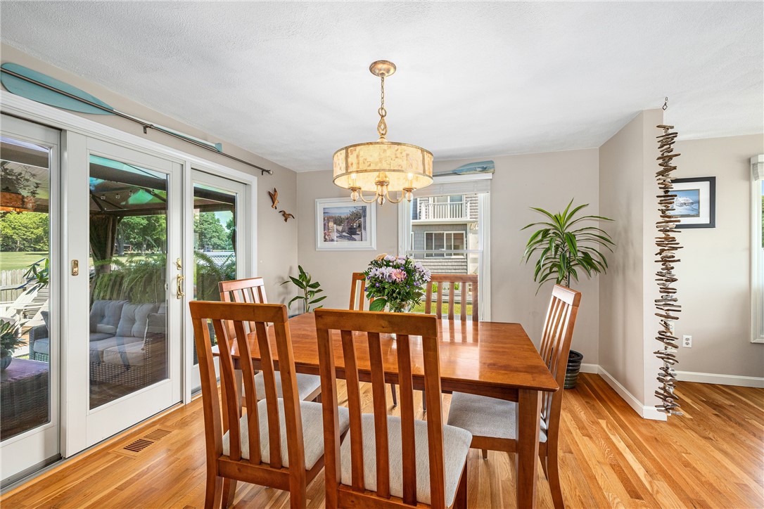 357 Capron Farm Drive Warwick, RI 02886 - Photo 5 of 49