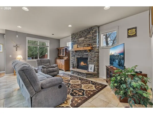 $524,900 | 1132 Northeast Steins Pillar Drive, Prineville, OR 97754