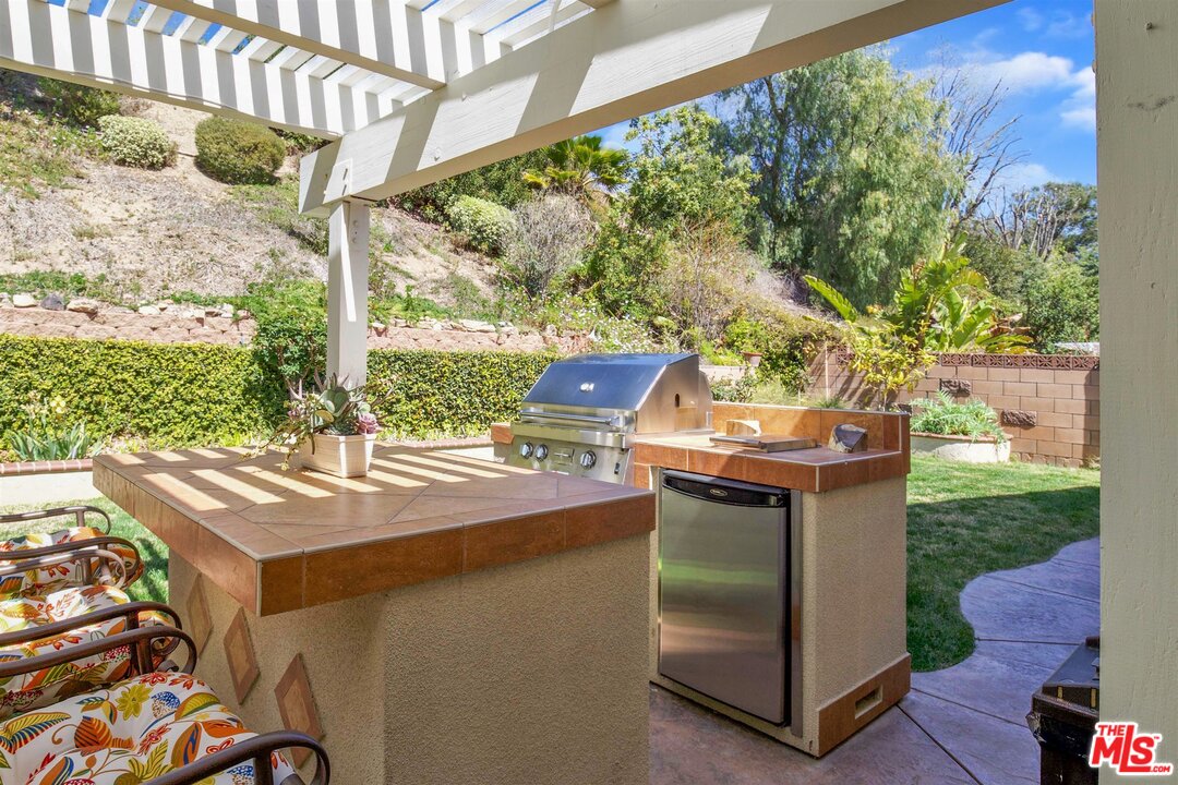 2219 Booth Street Simi Valley, CA 93065 - Photo 20 of 29