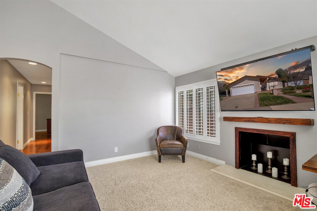 2219 Booth Street Simi Valley, CA 93065 - Photo 4 of 29