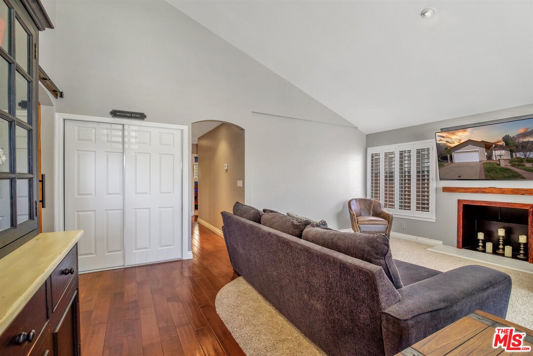 2219 Booth Street Simi Valley, CA 93065 - Photo 5 of 29