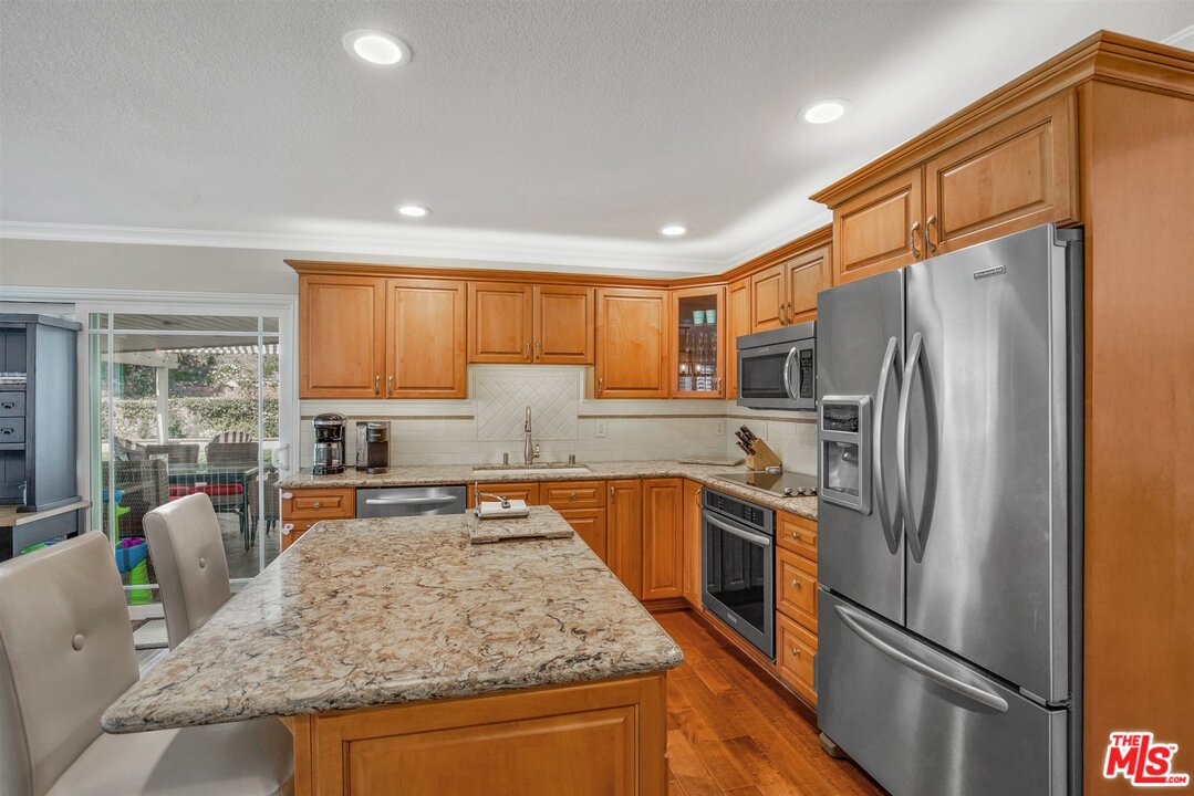 2219 Booth Street Simi Valley, CA 93065 - Photo 7 of 29