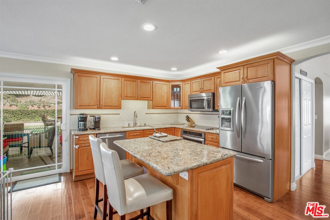 2219 Booth Street Simi Valley, CA 93065 - Photo 8 of 29