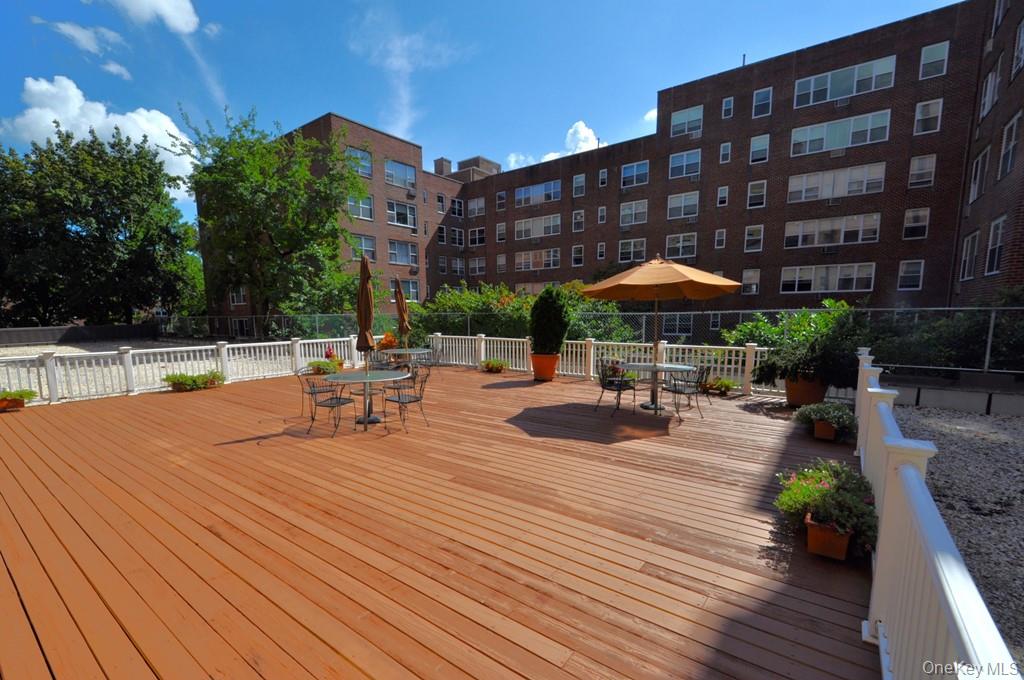 253 Garth Road, Unit 1T Scarsdale, NY 10583 - Photo 30 of 45