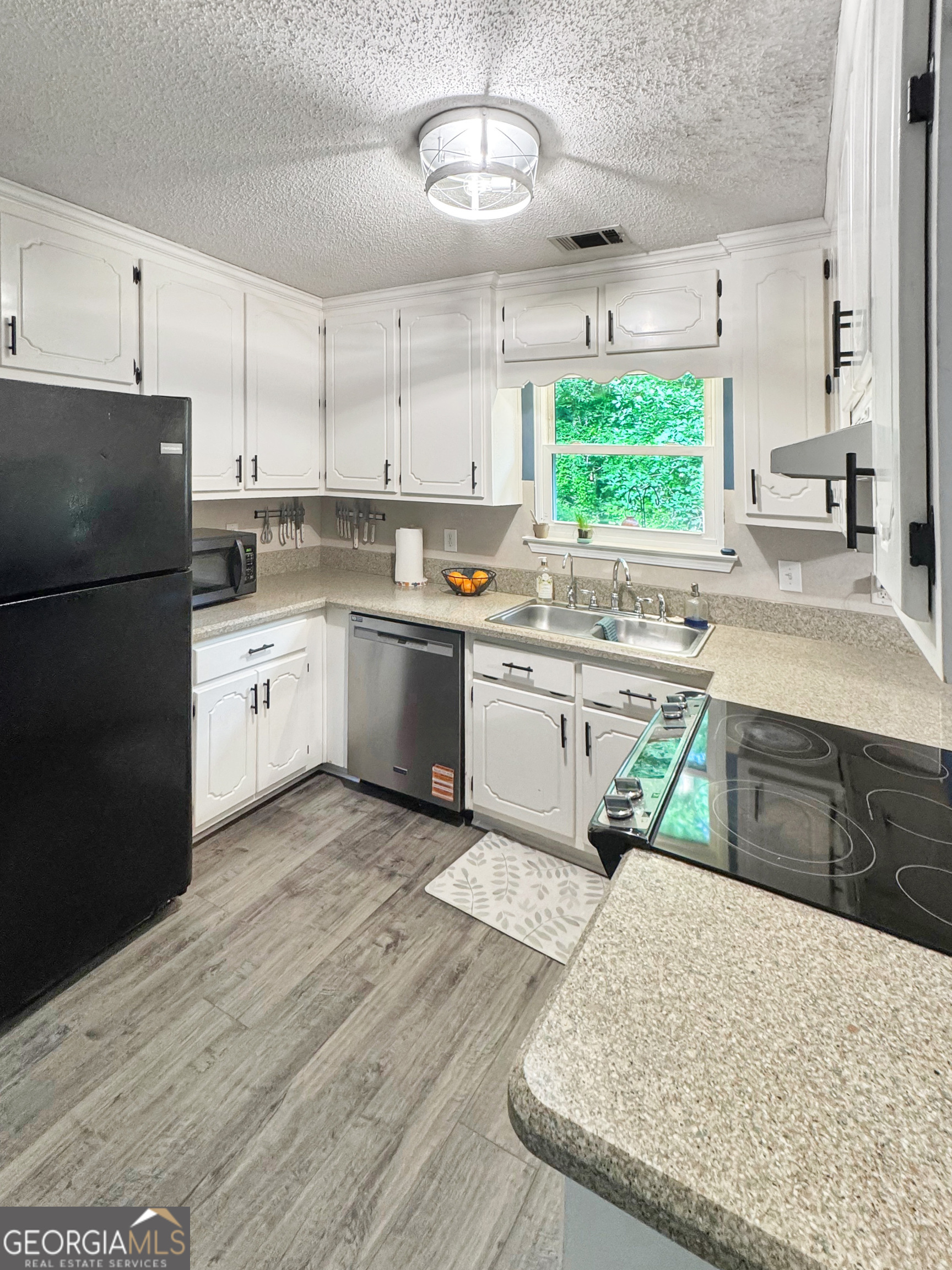 146 Henry Higgins Road Jackson, GA 30233 - Photo 7 of 18
