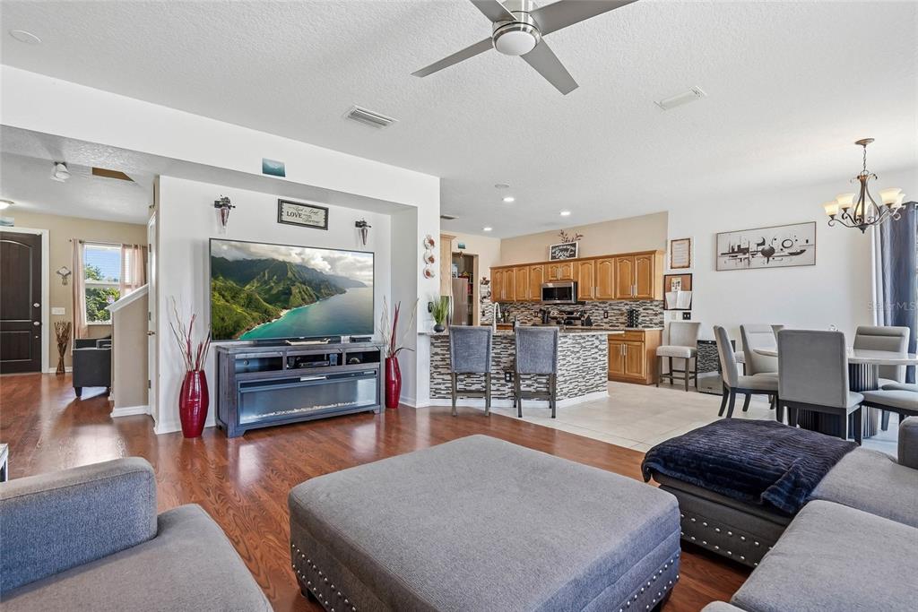 5213 Prairie View Way Wesley Chapel, FL 33545 - Photo 10 of 40