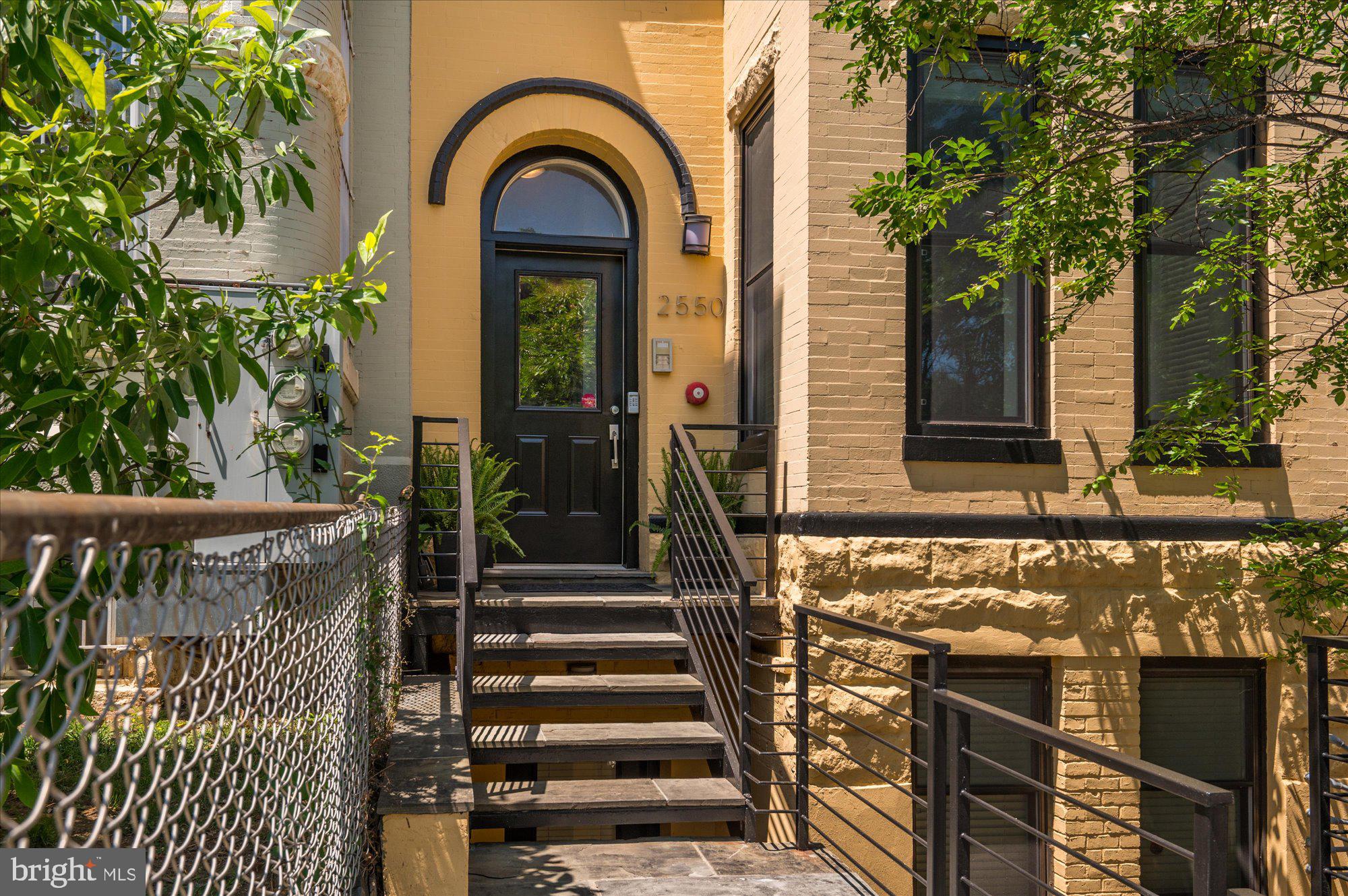 2550 University Place Northwest, Unit 2 Washington, DC 20009 - Photo 2 of 37 2550 University Pl NW