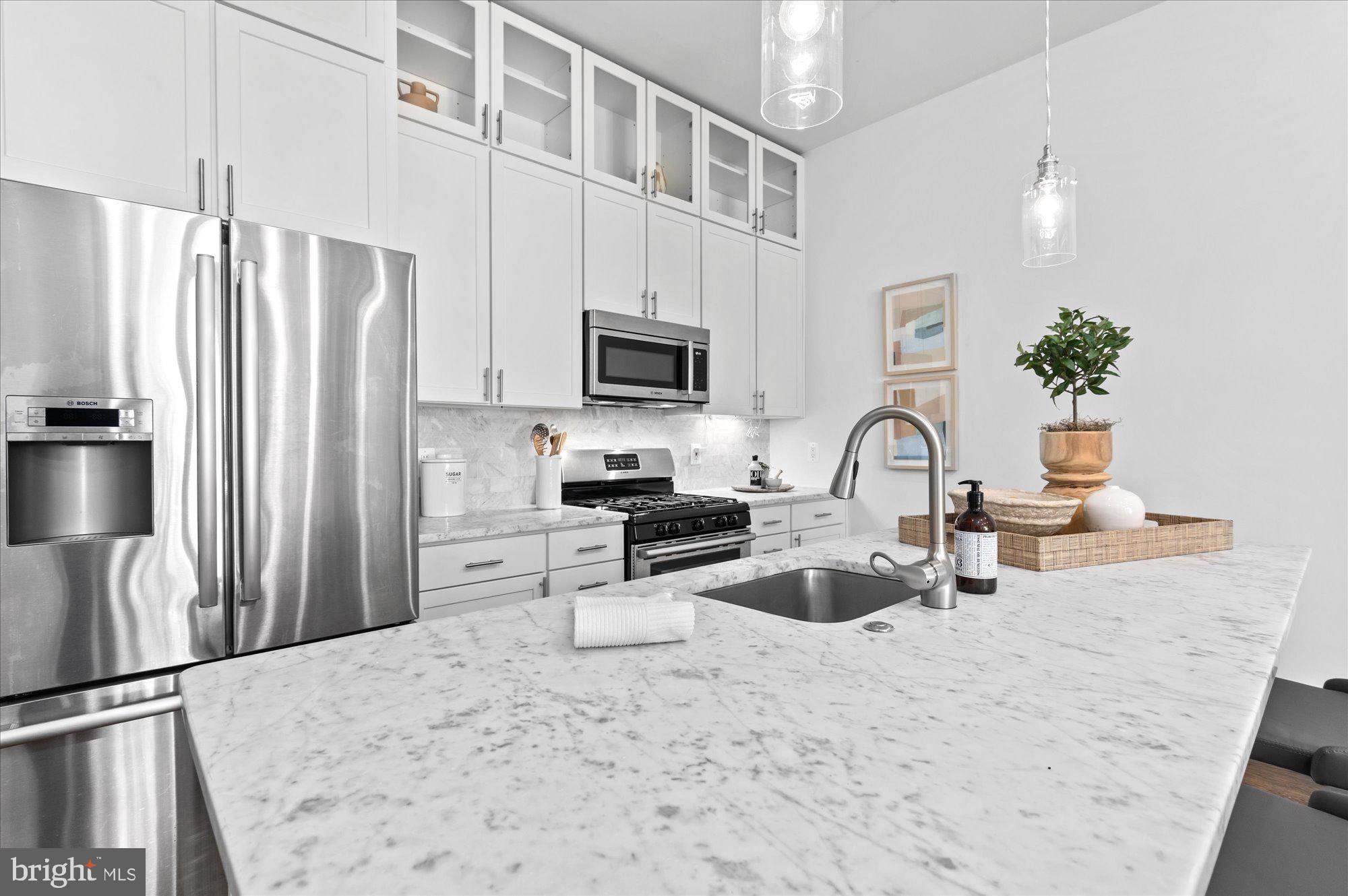 2550 University Place Northwest, Unit 2 Washington, DC 20009 - Photo 7 of 37 Honed Carrara marble