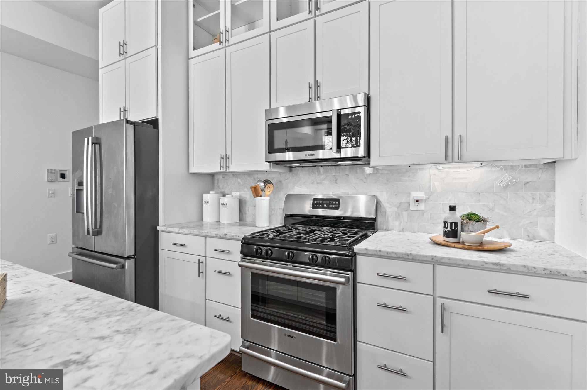 2550 University Place Northwest, Unit 2 Washington, DC 20009 - Photo 9 of 37 Stainless steel appliances