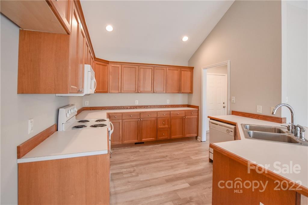 120 Pheasant Ridge Circle York, SC 29745 - Photo 6 of 21 Gallery Image 6