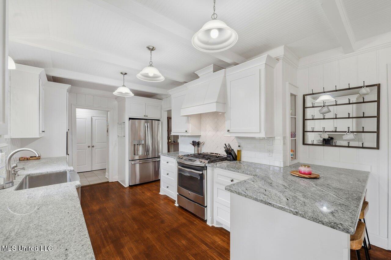 2058 Cherokee Drive Jackson, MS 39211 - Photo 13 of 34 2058 Cherokee Dr Home Tours MS 13