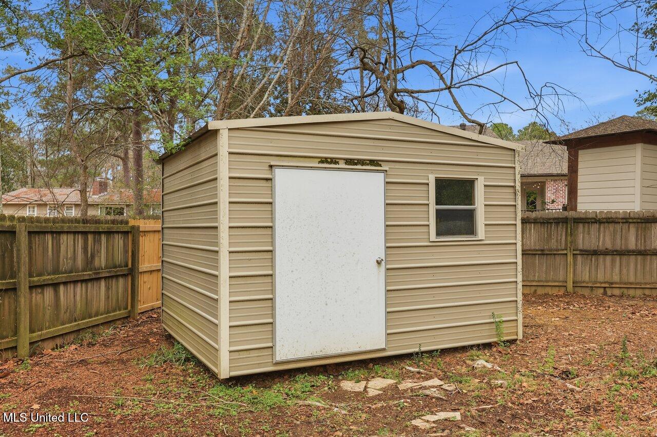 2058 Cherokee Drive Jackson, MS 39211 - Photo 34 of 34 2058 Cherokee Dr Home Tours MS 34