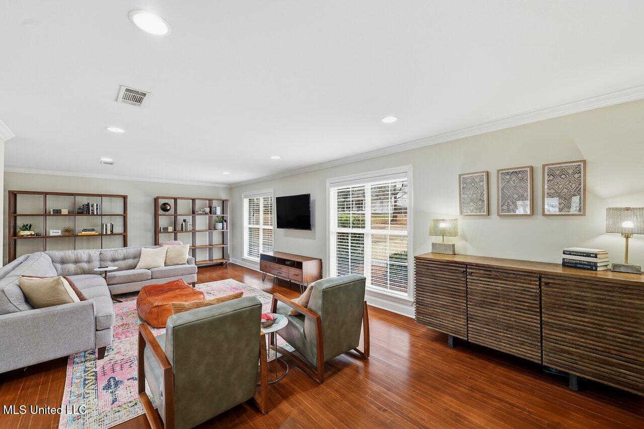 2058 Cherokee Drive Jackson, MS 39211 - Photo 7 of 34 2058 Cherokee Dr Home Tours MS 7