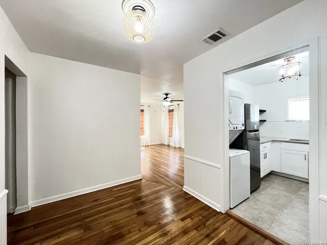 $1,350 | 2319 Burnet Street, San Antonio, TX 78202