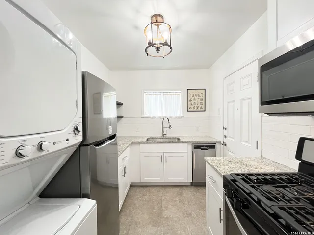 $1,350 | 2319 Burnet Street, San Antonio, TX 78202