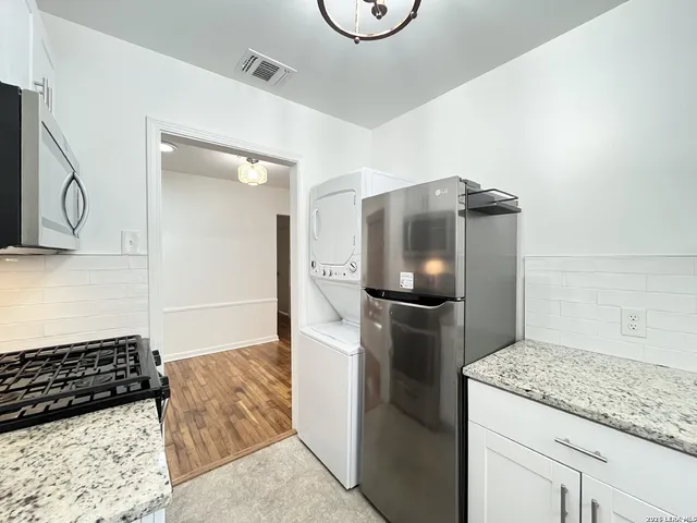 $1,350 | 2319 Burnet Street, San Antonio, TX 78202